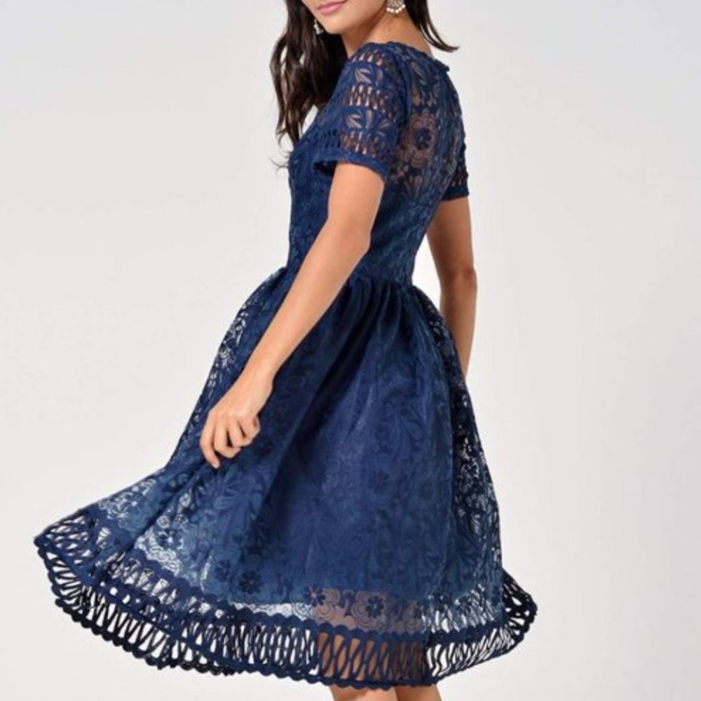 Chi Chi London Sheridan Dress in Navy Size 6 - Picture 3 of 3